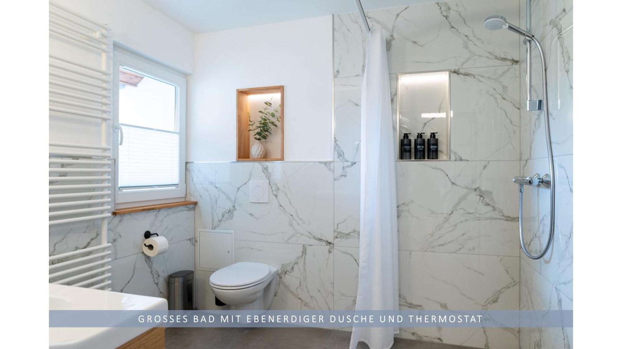 Apartment Leinetal - Bester Schlafkomfort In Hochwertiger Hotelbettwaesche, 3 Zimmer - Grosse Kueche, Duschbad & Parkplatz نورتهايم المظهر الخارجي الصورة