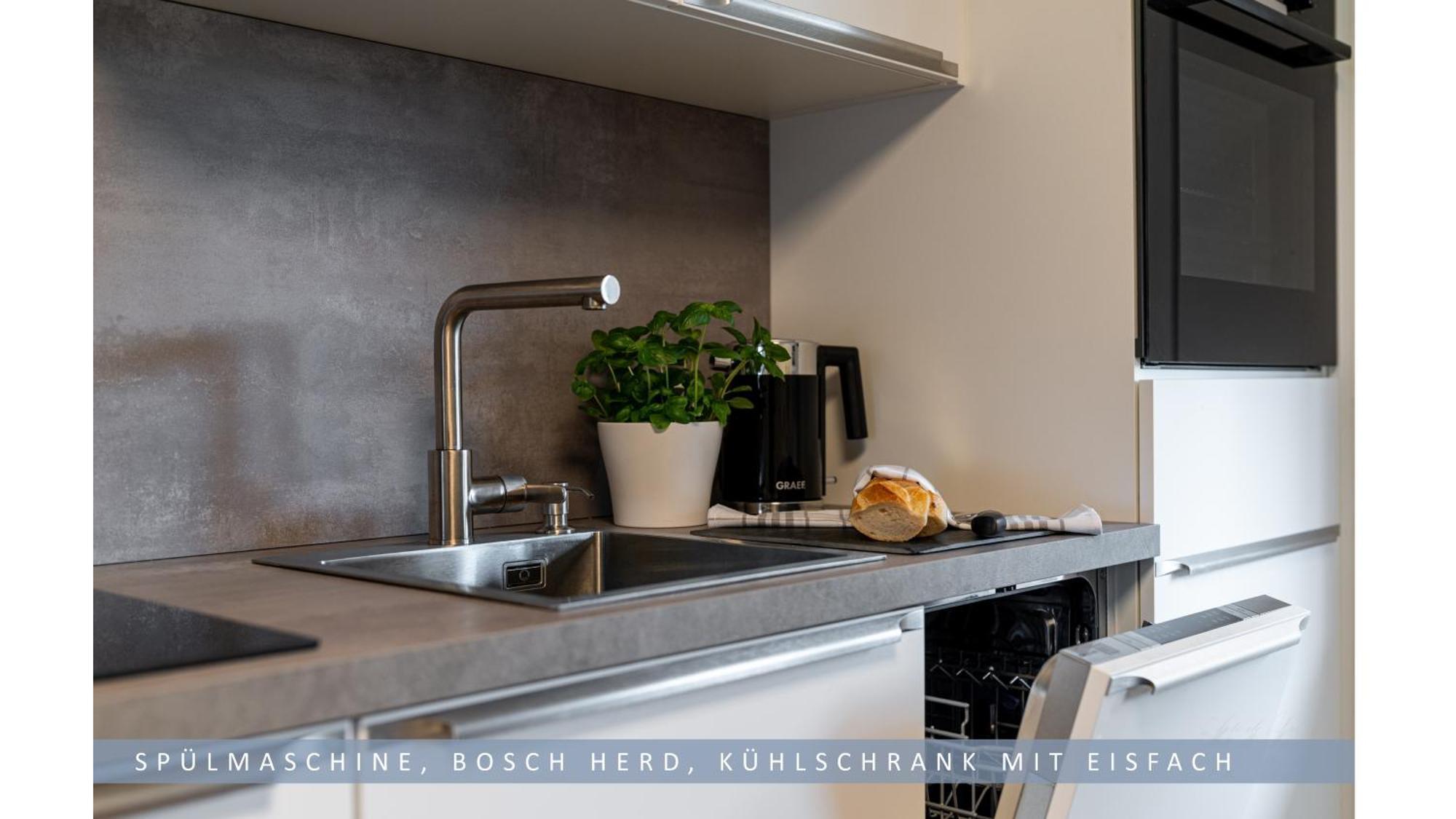 Apartment Leinetal - Bester Schlafkomfort In Hochwertiger Hotelbettwaesche, 3 Zimmer - Grosse Kueche, Duschbad & Parkplatz نورتهايم المظهر الخارجي الصورة